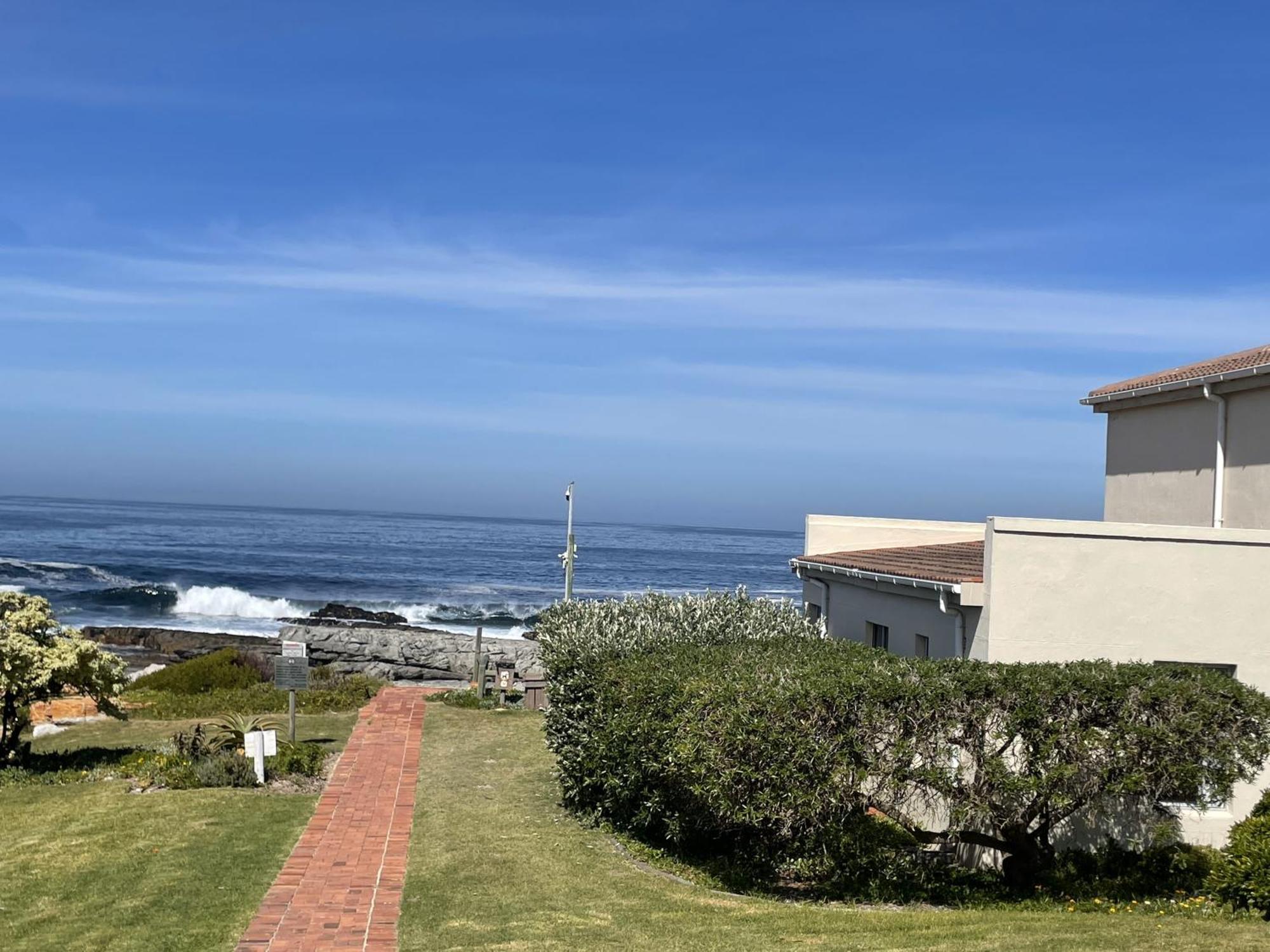 Oceans Edge - Club Hermanus